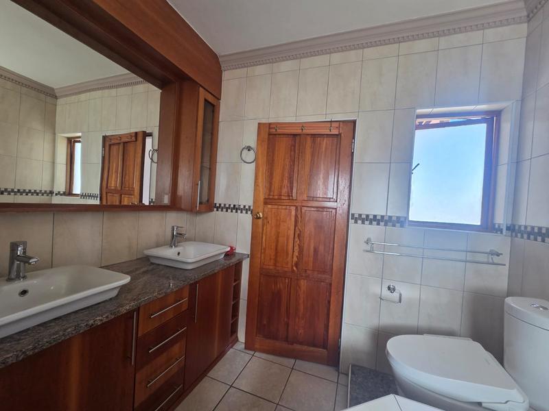 5 Bedroom Property for Sale in Birdwood Estate North West